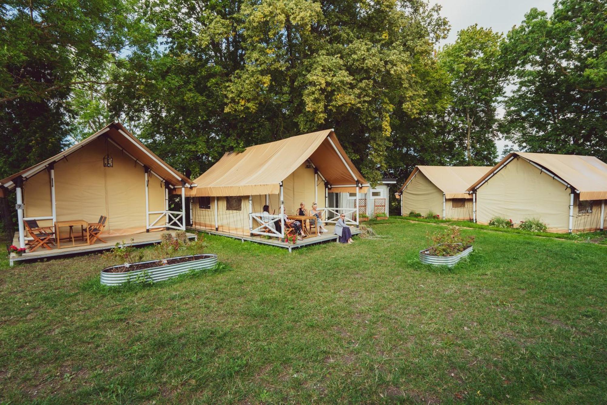Hotel Mia Glamping Orissaare Zewnętrze zdjęcie