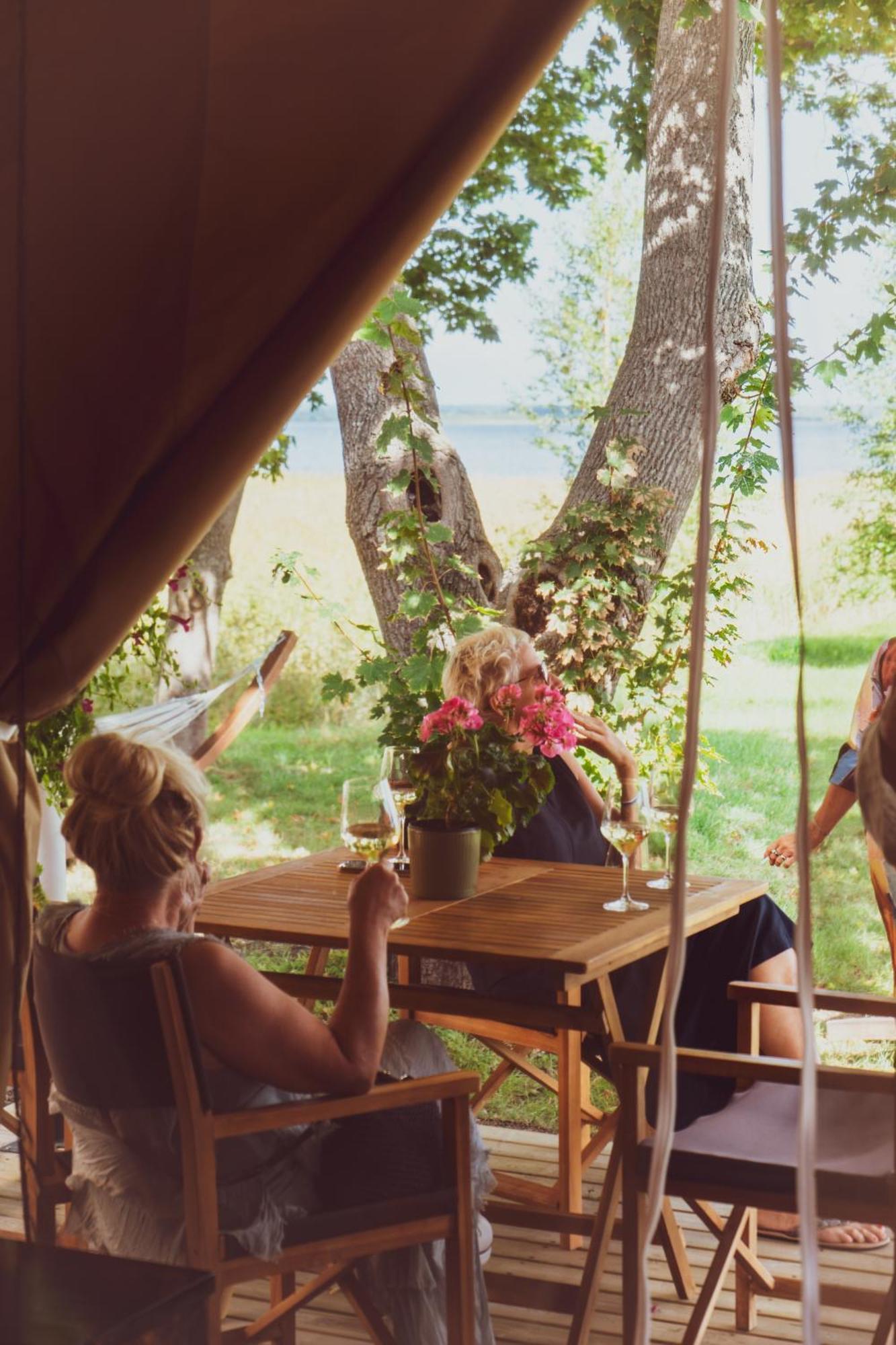 Hotel Mia Glamping Orissaare Zewnętrze zdjęcie